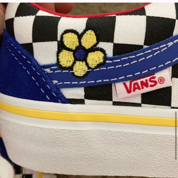 **Available see notes**Limited Brighton Vans - Picture 6 of 8